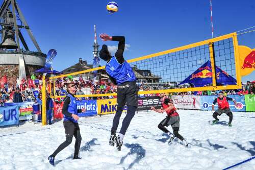 Winter Beachvolleyball auch im Schnee